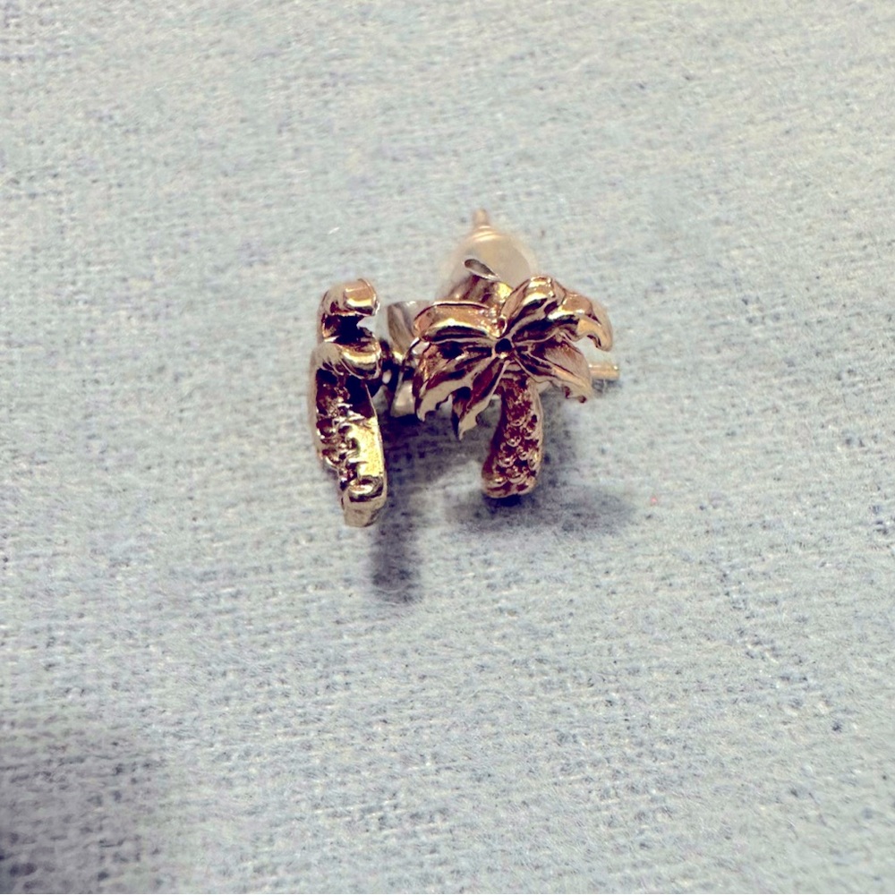 Gold-toned Palm Tree Earrings! Hypoallergenic